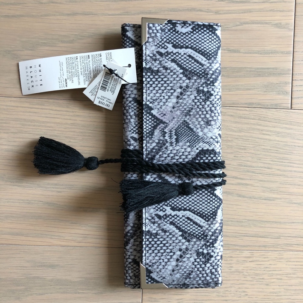 BRAND NEW White House Black Market Jewelry Roll